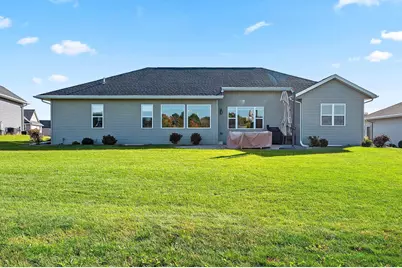1715 Red Oak Street, Green Bay, WI 54313 - Photo 2