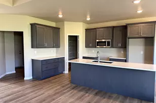 1415 Divinity Dr, De Pere, WI 54115 - Photo 2