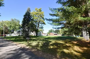 431 Cleveland Ave, Wild Rose, WI 54984 - Photo 10