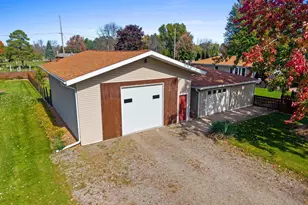 213 Main St, Pulaski, WI 54162 - Photo 4