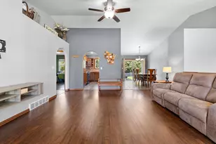 2182 W Melcorn Cir, De Pere, WI 54115 - Photo 6