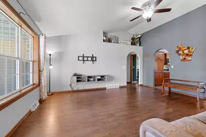 2182 W Melcorn Circle, De Pere, WI 54115 - Photo 4