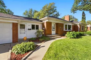 1227 Division St, Green Bay, WI 54303 - Photo 4