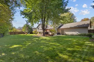 1605 Meadowbreeze Cir, Neenah, WI 54956 - Photo 6