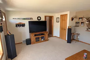 157 N Lark St, Oshkosh, WI 54902 - Photo 10