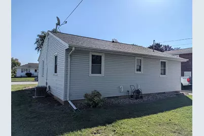 157 N Lark Street, Oshkosh, WI 54902 - Photo 6