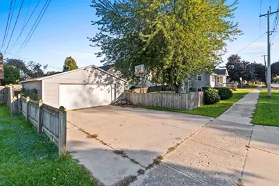 1821 S 18th Street, Manitowoc, WI 54220 - Photo 24
