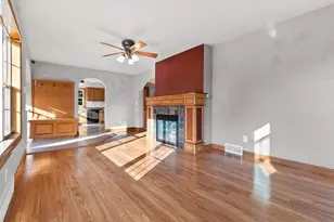 1821 S 18th St, Manitowoc, WI 54220 - Photo 4