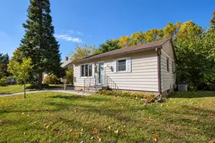 1131 S Franklin St, Shawano, WI 54166 - Photo 2
