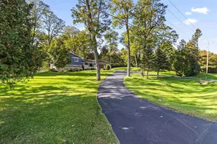 2347 School Ln, Green Bay, WI 54313 - Photo 8