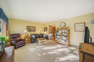 1335 Clairville Rd, Oshkosh, WI 54904 - Photo 6