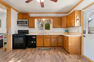 2404 Lincoln Ave, Two Rivers, WI 54241 - Photo 12