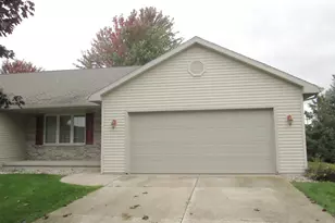 1759 Briarwood Ct, De Pere, WI 54115 - Photo 2