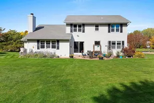 223 Mandella Ct, Neenah, WI 54956 - Photo 6