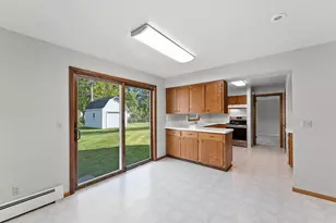 1134 N Locust St, Green Bay, WI 54303 - Photo 6