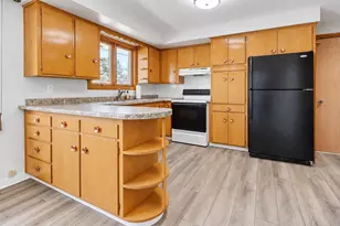 2515 41st St, Two Rivers, WI 54241 - Photo 10