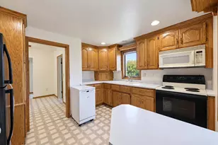 316 Beardsley St, Kewaunee, WI 54216 - Photo 6