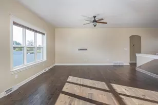 532 Patrick Ln, Pulaski, WI 54162 - Photo 10