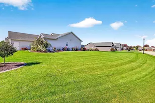 2224 Madelynn Ln, Neenah, WI 54956 - Photo 58