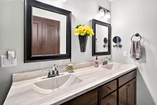 2224 Madelynn Ln, Neenah, WI 54956 - Photo 28