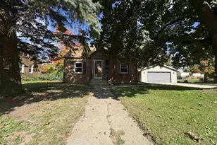 142 Pine St, Brillion, WI 54110 - Photo 24
