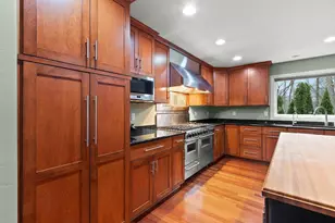 1789 Maidstone Cir, Green Bay, WI 54313 - Photo 8