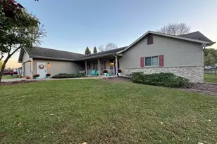 207 Park Ln, Clintonville, WI 54929 - Photo 1