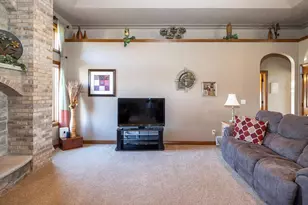 W2244 Secluded Ct, Kaukauna, WI 54130 - Photo 12