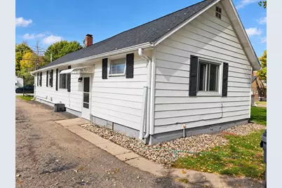 127 Plummer Avenue, Neenah, WI 54956 - Photo 4