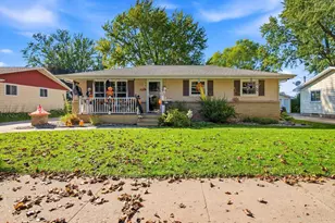 2219 N Elinor St, Appleton, WI 54914 - Photo 2