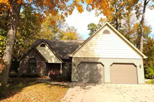 2398 Burnwood Dr, Oshkosh, WI 54902 - Photo 2