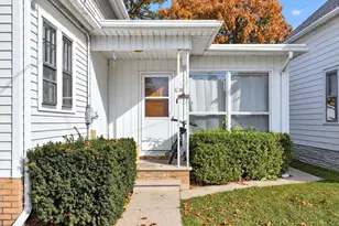 1532 Maple Ave, Oshkosh, WI 54902 - Photo 2