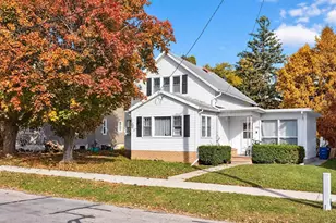 1532 Maple Ave, Oshkosh, WI 54902 - Photo 1