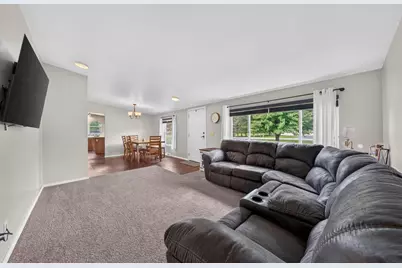4201 Matuszak Court, Green Bay, WI 54313 - Photo 4