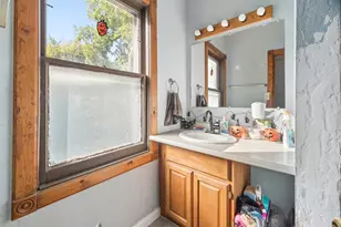 839 Franklin St, Oshkosh, WI 54901 - Photo 8