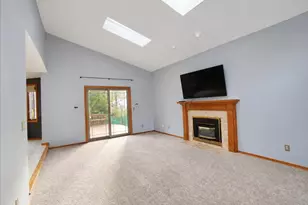 2141 S Point Rd, Green Bay, WI 54313 - Photo 10