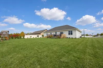3188 Enchanted Court, Green Bay, WI 54311 - Photo 2