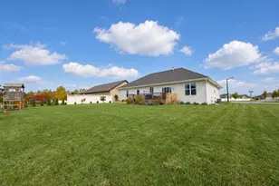 3188 Enchanted Ct, Green Bay, WI 54311 - Photo 2
