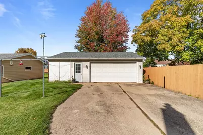 1126 Adams Avenue, Oshkosh, WI 54902 - Photo 28