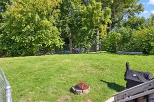 2725 Humboldt Rd, Green Bay, WI 54311 - Photo 40