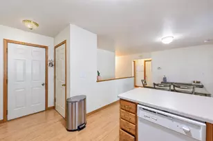 2725 Humboldt Rd, Green Bay, WI 54311 - Photo 8