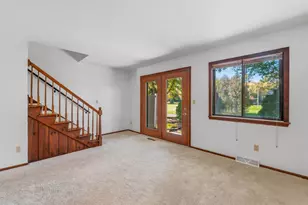 890 Bishop Ct, Fond du Lac, WI 54935 - Photo 2
