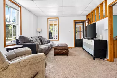 244 W 19th Avenue, Oshkosh, WI 54902 - Photo 2
