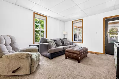 244 W 19th Avenue, Oshkosh, WI 54902 - Photo 4