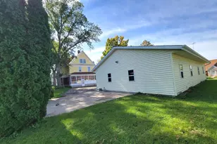 227 W Tweedy St, Hustisford, WI 53034 - Photo 8