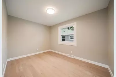 1300 Evans Street, Oshkosh, WI 54901 - Photo 28