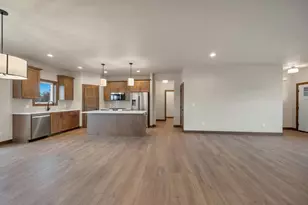 1588 Ontario Rd, Green Bay, WI 54311 - Photo 6