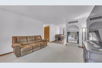 320 Illinois Avenue, North Fond du Lac, WI 54937 - Photo 4