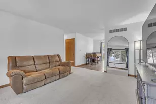 320 Illinois Ave, North Fond du Lac, WI 54937 - Photo 4