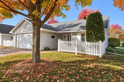 2095 Mitchell Street, Oshkosh, WI 54901 - Photo 2
